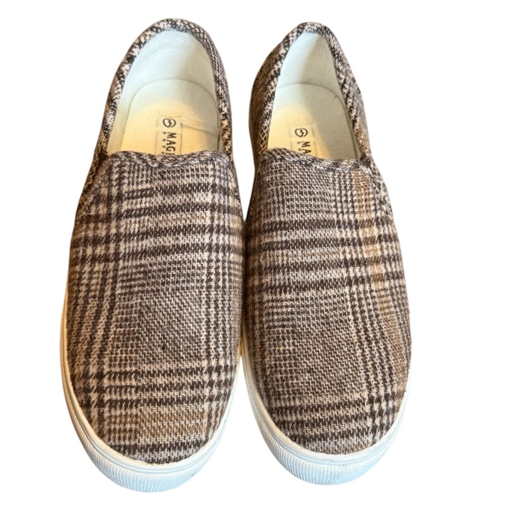 Magellan Ladies tweed Slip On Sneakers
relaxed and fashionable slip on shoes